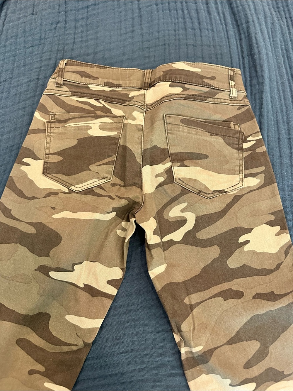 Democracy Women's Camo Ankle Pants - gray